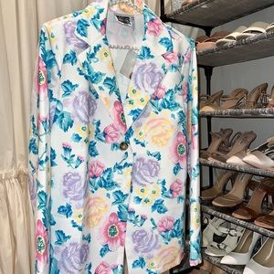 FUN FLORAL BLAZER 🌸